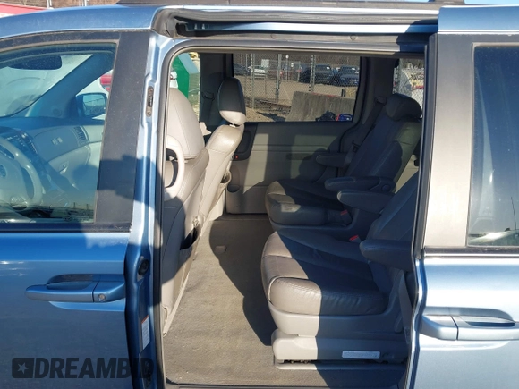 2007 Kia Sedona LX with VIN KNDMB233676112774, listed as a IAAI auction lot 41753103 with 131,309 mi miles. Bid and sale history available at carsss.com. Image 8.