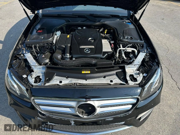 2019 Mercedes-Benz E 300 with VIN WDDZF4KB0KA511559, listed as a Copart auction lot 60793575 with 66,347 mi miles and Clean title. Bid and sale history available at DreamBid. Image 5.