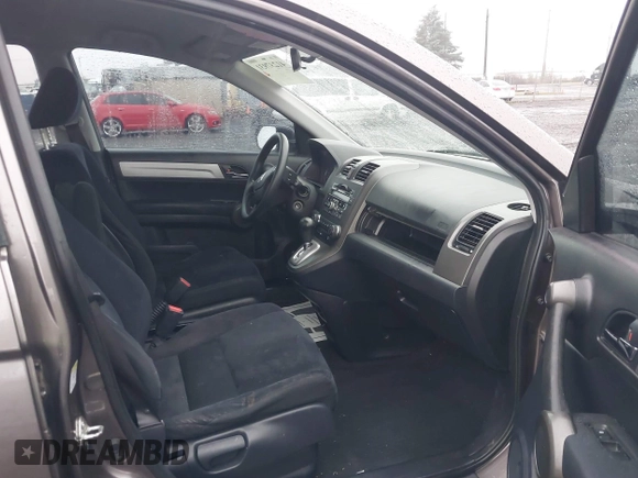 2011 Honda CR-V SE with VIN 5J6RE4H40BL003273, listed as a IAAI auction lot 41237931 with 218,624 mi miles. Bid and sale history available at carsss.com. Image 5.