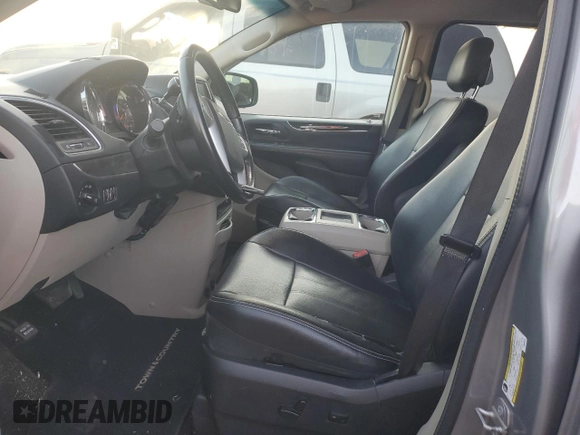 2015 Chrysler Town & Country Touring with VIN 2C4RC1BG6FR695842, listed as a Copart auction lot 53514685 with 136,655 mi miles and Salvage Title. Bid and sale history available at DreamBid. Image 7.