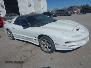 2000 Pontiac Firebird Formula with VIN 2G2FV22G1Y2147086, listed as a IAAI auction lot 41612810 with 1 mi miles. Bid and sale history available at carsss.com. Image 1.