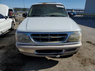 1998 Ford Explorer XLT with VIN 1FMZU32P7WZC30996, listed as a Copart auction lot 55173285 with 154,893 mi miles and Salvage title. Bid and sale history available at DreamBid. Image 5.