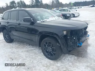 2024 Jeep Grand Cherokee z VIN 1C4RJYB65R8955072, wystawiony jako IAAI lot #41533183 z przebiegiem 6 218 mil mil oraz . Historia ofert i sprzedaży dostępna na DreamBid. Obrazek 1.