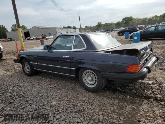 1982 Mercedes-Benz 380 SL z VIN WDBBA45AXCB013425, wystawiony jako Copart lot #74098484 z przebiegiem 145 140 mil mil oraz Szkoda całkowita • Salvage title. Historia ofert i sprzedaży dostępna na DreamBid. Obrazek 2.