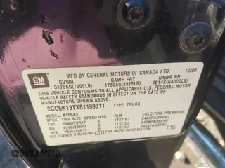 2006 Chevrolet Silverado 1500 LT1 with VIN 2GCEK13TX61199311, listed as a IAAI auction lot 41275692 with 176,734 mi miles. Bid and sale history available at carsss.com. Image 9.