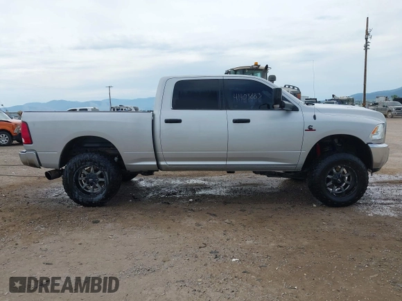 2017 Ram 2500 Tradesman with VIN 3C6UR5CLXHG767606, listed as a IAAI auction lot 41403683 with 175,441 mi miles and . Bid and sale history available at DreamBid. Image 13.