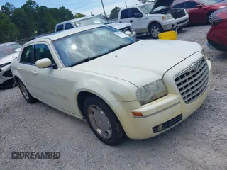 2006 Chrysler 300 Touring with VIN 2C3KA53G96H350490, listed as a IAAI auction lot 41319162 with 209,159 mi miles. Bid and sale history available at carsss.com. Image 1.