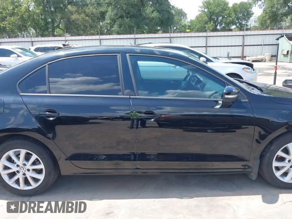 2012 Volkswagen Jetta SE with VIN 3VWDP7AJ6CM391733, listed as a IAAI auction lot 42732512 with 158,183 mi miles and . Bid and sale history available at DreamBid. Image 14.