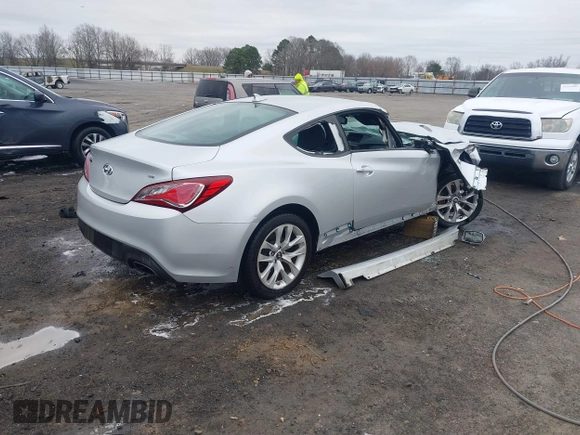 2016 Hyundai Genesis Coupe 3.8L Base with VIN KMHHT6KJ3GU132901, listed as a IAAI auction lot 41525043 with 94,012 mi miles. Bid and sale history available at carsss.com. Image 4.