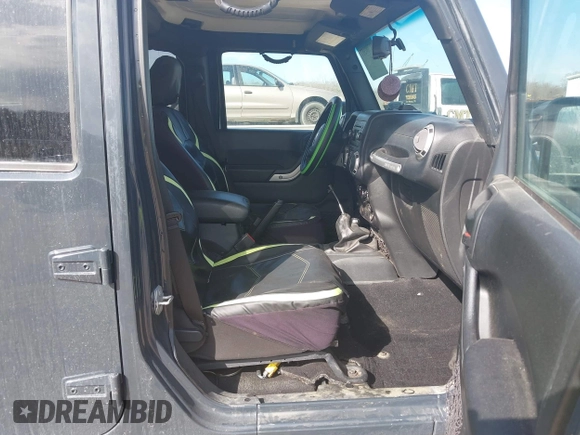 2017 Jeep Wrangler Unlimited Sahara with VIN 1C4BJWEG6HL735431, listed as a IAAI auction lot 41700357 with 100,035 mi miles. Bid and sale history available at carsss.com. Image 5.
