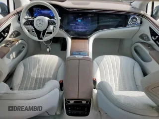 2022 Mercedes-Benz EQS 580 z VIN W1KCG4EB8NA021793, wystawiony jako Copart lot #52857235 z przebiegiem 45 609 mil mil oraz Szkody całkowita. Historia ofert i sprzedaży dostępna na DreamBid. Obrazek 8.