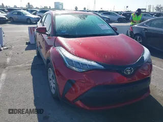 2020 Toyota C-HR LE z VIN JTNKHMBX2L1093164, wystawiony jako IAAI lot #42009355 z przebiegiem 45 874 mil mil oraz . Historia ofert i sprzedaży dostępna na DreamBid. Obrazek 1.