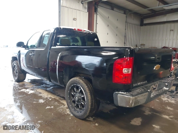 2013 Chevrolet Silverado 1500 LT with VIN 1GCRCSEA9DZ355598, listed as a IAAI auction lot 41297558 with 121,577 mi miles. Bid and sale history available at carsss.com. Image 3.