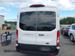 2024 Ford Transit Passenger XL z VIN 1FBAX2C87RKA51837, wystawiony jako IAAI lot #42353265 z przebiegiem 30 866 mil mil oraz . Historia ofert i sprzedaży dostępna na DreamBid. Obrazek 16.