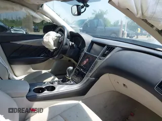 2017 Infiniti Q50 Premium z VIN JN1EV7AR1HM834900, wystawiony jako IAAI lot #42435638 z przebiegiem 76 937 mil mil oraz . Historia ofert i sprzedaży dostępna na DreamBid. Obrazek 5.