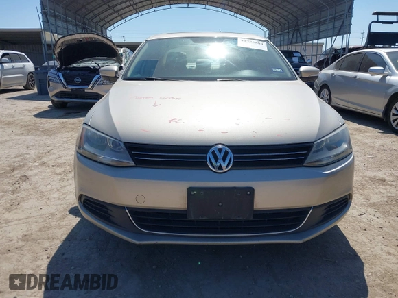 2013 Volkswagen Jetta SE z VIN 3VWDX7AJ4DM236406, wystawiony jako IAAI lot #41785884 z przebiegiem 136 762 mil mil oraz . Historia ofert i sprzedaży dostępna na DreamBid. Obrazek 12.