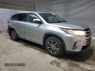 2018 Toyota Highlander SE z VIN 5TDJZRFH0JS861771, wystawiony jako Copart lot #58091495 z przebiegiem 210 862 mil mil oraz Szkoda całkowita • Salvage title. Historia ofert i sprzedaży dostępna na DreamBid. Obrazek 4.