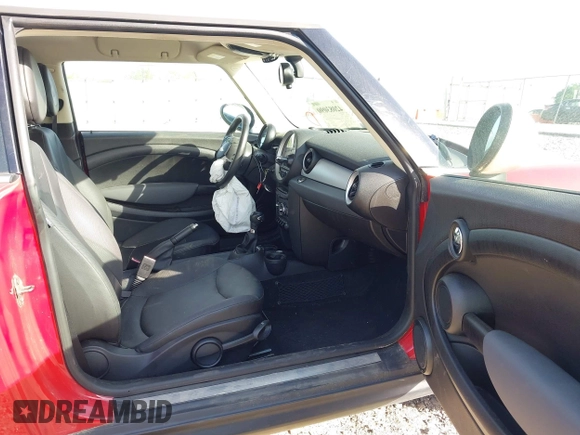 2012 MINI Hardtop with VIN WMWSU3C59CT260497, listed as a IAAI auction lot 42083090 with 123,498 mi miles and . Bid and sale history available at DreamBid. Image 5.