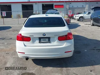 2015 BMW 3 Series 320i xDrive с VIN WBA3C3G58FNS73185, выставлен на аукционе IAAI как лот 42264374 с пробегом 91 192 миль миль и . История ставок и продаж доступна на DreamBid. Изображение 17.