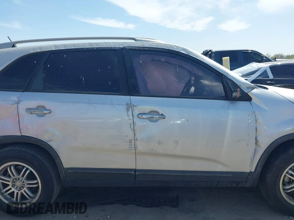 2012 Kia Sorento LX with VIN 5XYKT4A67CG233771, listed as a IAAI auction lot 41808416 with 155,788 mi miles. Bid and sale history available at carsss.com. Image 13.