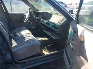 1993 Oldsmobile Cutlass Ciera S with VIN 1G3AG55N5P6317040, listed as a IAAI auction lot 41777055 with 208,984 mi miles and . Bid and sale history available at DreamBid. Image 5.