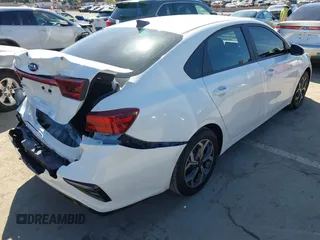 2021 Kia Forte LXS z VIN 3KPF24AD3ME283990, wystawiony jako IAAI lot #41839394 z przebiegiem 66 197 mil mil oraz . Historia ofert i sprzedaży dostępna na DreamBid. Obrazek 4.