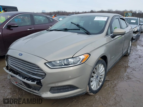 2015 Ford Fusion S Hybrid with VIN 3FA6P0UU4FR111409, listed as a IAAI auction lot 41447316 with 150,068 mi miles. Bid and sale history available at carsss.com. Image 17.