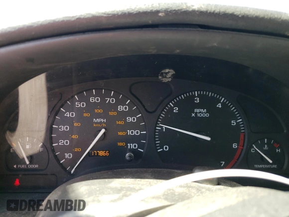 2002 Saturn SL z VIN 1G8ZH52882Z253088, wystawiony jako Copart lot #55062225 z przebiegiem 177 866 mil mil oraz Szkoda całkowita • Salvage title. Historia ofert i sprzedaży dostępna na DreamBid. Obrazek 9.