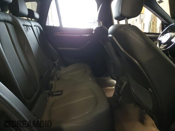 2018 BMW X1 xDrive28i with VIN WBXHT3C35J5K30657, listed as a Copart auction lot 43612815 with 61,181 mi miles and Salvage Title. Bid and sale history available at carsss.com. Image 10.