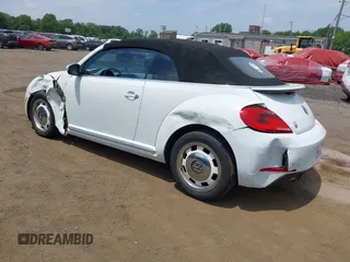 2015 Volkswagen Beetle Classic с VIN 3VW517AT4FM809038, выставлен на аукционе IAAI как лот 42621859 с пробегом 106 118 миль миль и . История ставок и продаж доступна на DreamBid. Изображение 3.