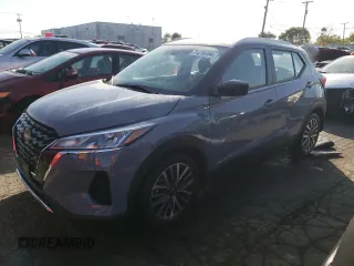 2024 Nissan Kicks SV z VIN 3N1CP5CV9RL512842, wystawiony jako Copart lot #74215494 z przebiegiem 11 012 mil mil oraz Szkoda całkowita • Salvage title. Historia ofert i sprzedaży dostępna na DreamBid. Obrazek 1.
