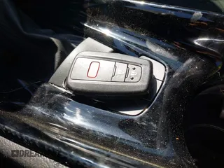 2021 Toyota C-HR LE z VIN NMTKHMBX0MR129151, wystawiony jako IAAI lot #41990301 z przebiegiem 25 277 mil mil oraz . Historia ofert i sprzedaży dostępna na DreamBid. Obrazek 11.