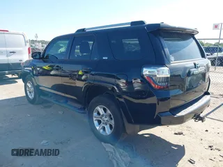 2021 Toyota 4Runner SR5 with VIN JTEEU5JR7M5242390, listed as a IAAI auction lot 42241384 with 43,695 mi miles and . Bid and sale history available at DreamBid. Image 3.
