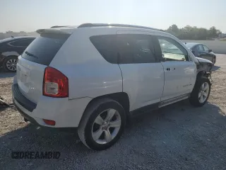 2011 Jeep Compass with VIN 1J4NT1FA3BD240927, listed as a Copart auction lot 69377574 with 71,061 mi miles and Salvage Title. Bid and sale history available at carsss.com. Image 3.