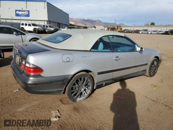 2001 Mercedes-Benz CLK 320/430 z VIN WDBLK70G41T057037, wystawiony jako Copart lot #81661884 z przebiegiem 63 580 mil mil oraz Szkody całkowita. Historia ofert i sprzedaży dostępna na DreamBid. Obrazek 3.