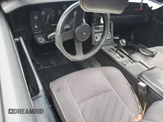 1987 Chevrolet Camaro z VIN 1G1FP21H2HN131699, wystawiony jako Copart lot #87860445 z przebiegiem 86 117 mil mil oraz Szkoda całkowita • Salvage title. Historia ofert i sprzedaży dostępna na DreamBid. Obrazek 8.