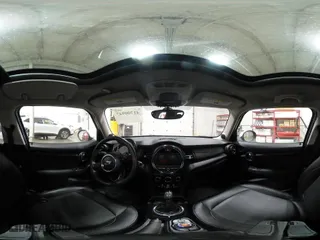 2017 MINI Hardtop 4 Door Cooper with VIN WMWXU1C51H2E18017, listed as a IAAI auction lot 41700947 with 32306 miles. Bid and sale history available at carsss.com. Image 18.