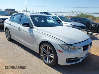 2012 BMW 3 Series 328i z VIN WBA3A5G52CNP15813, wystawiony jako IAAI lot #42651179 z przebiegiem 110 106 mil mil oraz . Historia ofert i sprzedaży dostępna na DreamBid. Obrazek 1.