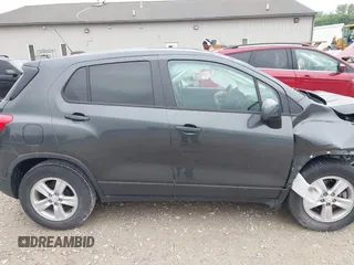 2020 Chevrolet Trax LS z VIN 3GNCJKSB3LL169352, wystawiony jako IAAI lot #42265216 z przebiegiem 19 926 mil mil oraz . Historia ofert i sprzedaży dostępna na DreamBid. Obrazek 13.