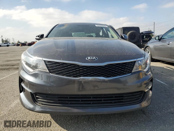 2016 Kia Optima LX z VIN KNAGT4L36G5113156, wystawiony jako Copart lot #55999935 z przebiegiem 88 647 mil mil oraz Szkoda całkowita • Salvage title. Historia ofert i sprzedaży dostępna na DreamBid. Obrazek 5.