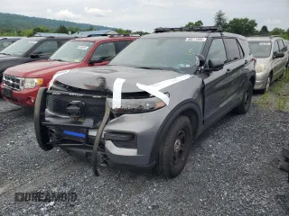 2023 Ford Police Interceptor Utility z VIN 1FM5K8AB9PGA17813, wystawiony jako Copart lot #58211995 z przebiegiem 2753 mil mil oraz Szkody całkowita. Historia ofert i sprzedaży dostępna na DreamBid. Obrazek 1.