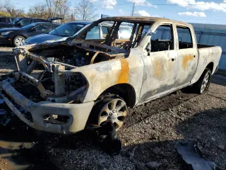 2023 Ram 2500 Big Horn z VIN 3C6UR5DJ6PG591827, wystawiony jako Copart lot #80236184 z przebiegiem Nie podano mil oraz Szkoda całkowita • Salvage title. Historia ofert i sprzedaży dostępna na DreamBid. Obrazek 1.