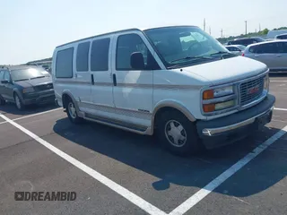 1999 GMC Savana z VIN 1GDFG15RXX1070981, wystawiony jako IAAI lot #42435113 z przebiegiem 67 435 mil mil oraz . Historia ofert i sprzedaży dostępna na DreamBid. Obrazek 1.