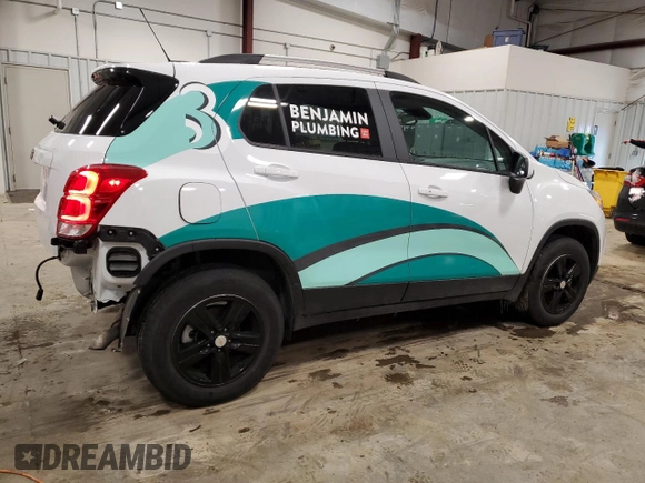 2022 Chevrolet Trax LT with VIN KL7CJPSM1NB564803, listed as a Copart auction lot 47836585 with 18,295 mi miles and Salvage Title. Bid and sale history available at carsss.com. Image 3.