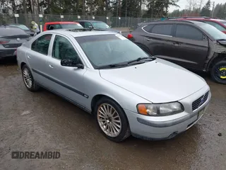 2004 Volvo S60 with VIN YV1RS59V042333526, listed as a IAAI auction lot 41851048 with 170,911 mi miles. Bid and sale history available at carsss.com. Image 1.