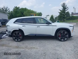 2024 BMW XM z VIN 5YM23CS0XR9U57042, wystawiony jako IAAI lot #42438088 z przebiegiem 2 888 mil mil oraz . Historia ofert i sprzedaży dostępna na DreamBid. Obrazek 14.