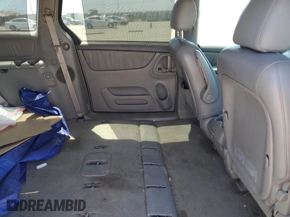 2004 Toyota Sienna XLE with VIN 5TDBA22C34S016138, listed as a Copart auction lot 55822625 with 204,018 mi miles and Clean Title. Bid and sale history available at DreamBid. Image 11.