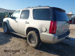 2008 GMC Yukon SLT w/4SB with VIN 1GKFC13038R105520, listed as a IAAI auction lot 41453825 with 245,024 mi miles. Bid and sale history available at carsss.com. Image 3.
