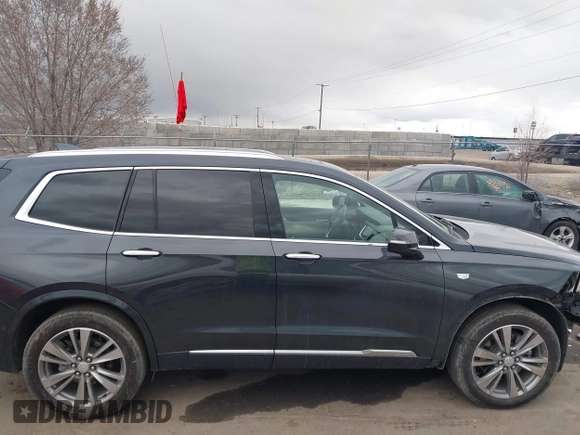 2022 Cadillac XT6 Premium Luxury with VIN 1GYKPDRS3NZ135129, listed as a IAAI auction lot 41789037 with 25,607 mi miles. Bid and sale history available at carsss.com. Image 14.