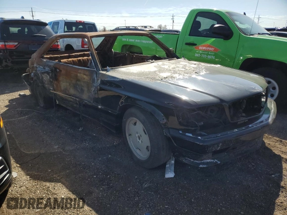 1984 Mercedes-Benz 500 z VIN WDBCA44A5EA079878, wystawiony jako Copart lot #49240915 z przebiegiem Nie podano mil oraz Nie do naprawy • Non repairable. Historia ofert i sprzedaży dostępna na DreamBid. Obrazek 4.